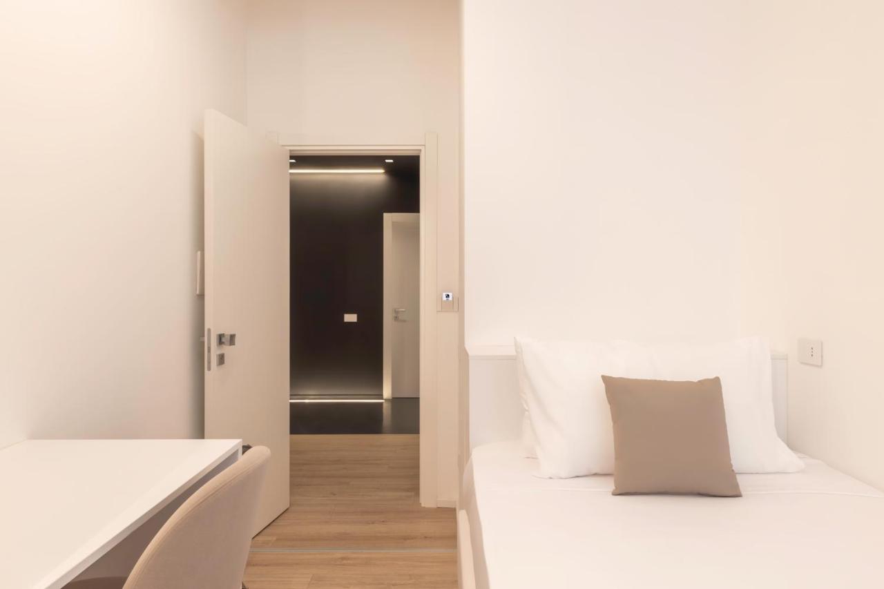 Metropolitan Rooms Cagliari Bagian luar foto